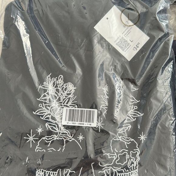 FOREVER 21 men’s Embroidered Buena Suerte Hoodie - Picture 5 of 5